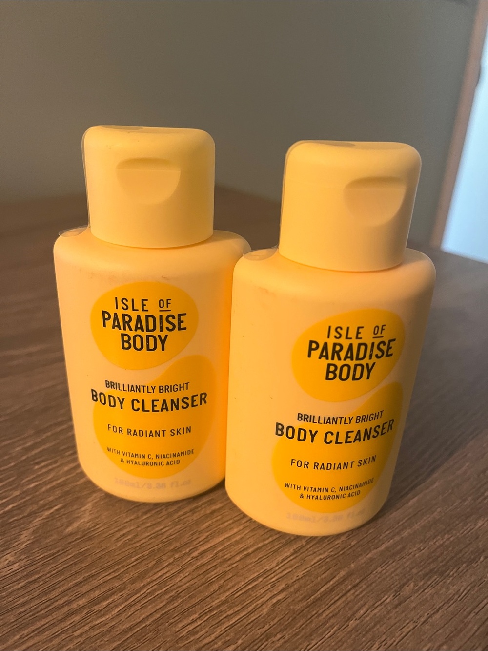 Isle of Paradise Brilliantly Bright Body Cleanser - Set of 2 - Picture 2 of 2